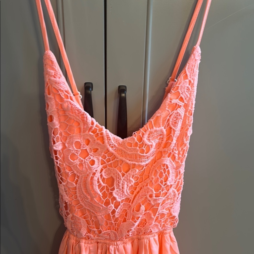 Elegant Coral Lace Maxi Dress lg - Picture 3 of 7